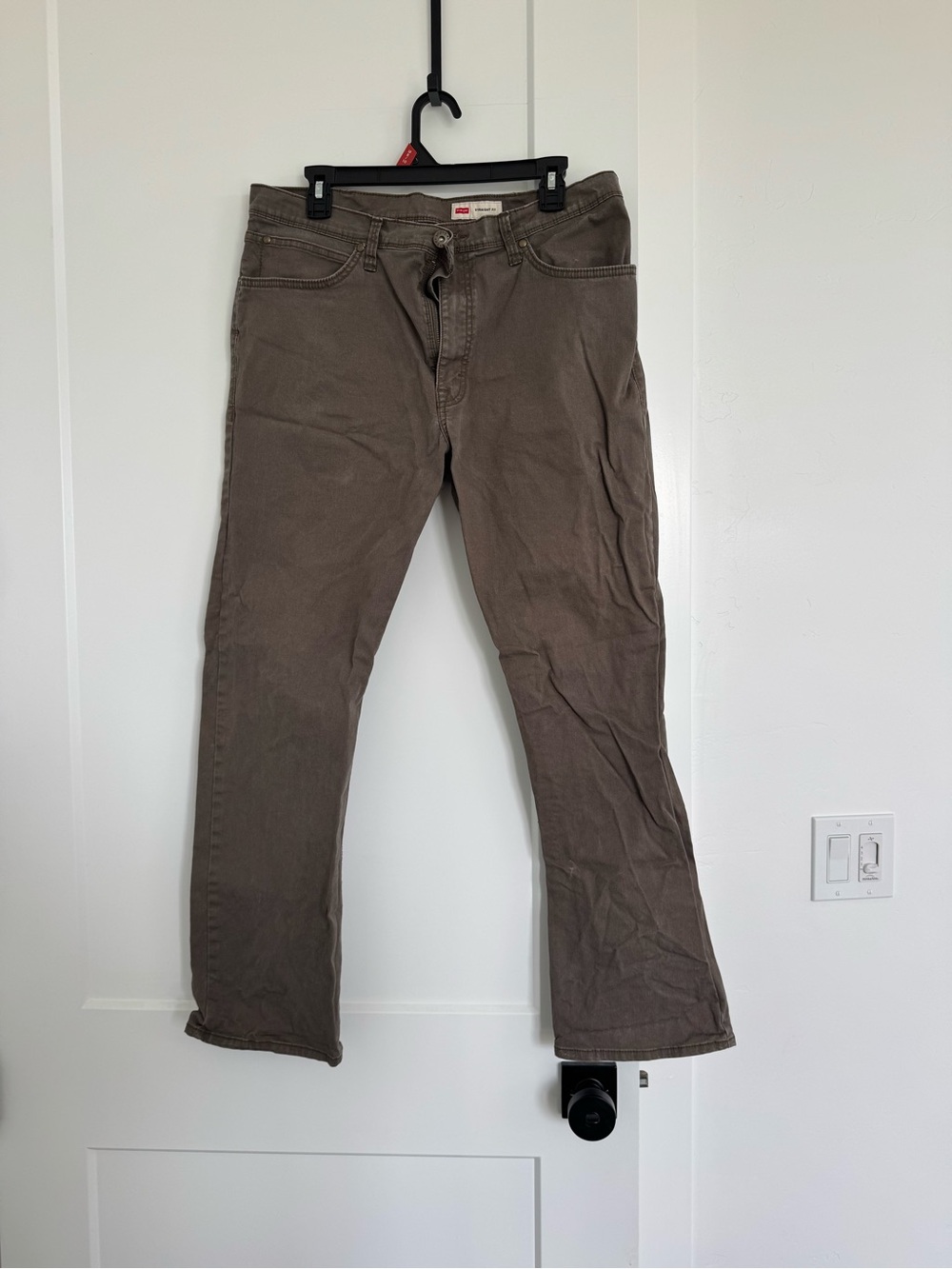 Wrangler Men’s Straight Fit Jean in taupe 34x30